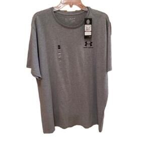 NWT Men's Gray Under Armour HeatGear Shirt Size 2XL
